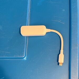 Sleek White Lightning to earbud Adapter